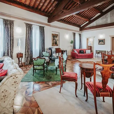 Διαμέρισμα Downtown - Elegant Luxury Βιτσέντζα