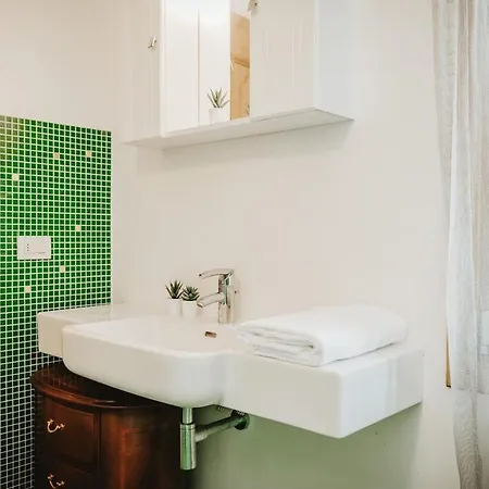Downtown - Elegant Luxury